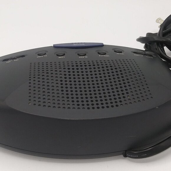 Vintage 2000 Radio Shack AM/FM Compact Alarm Clock Radio 12-1630 Tested - Works - Picture 9 of 13